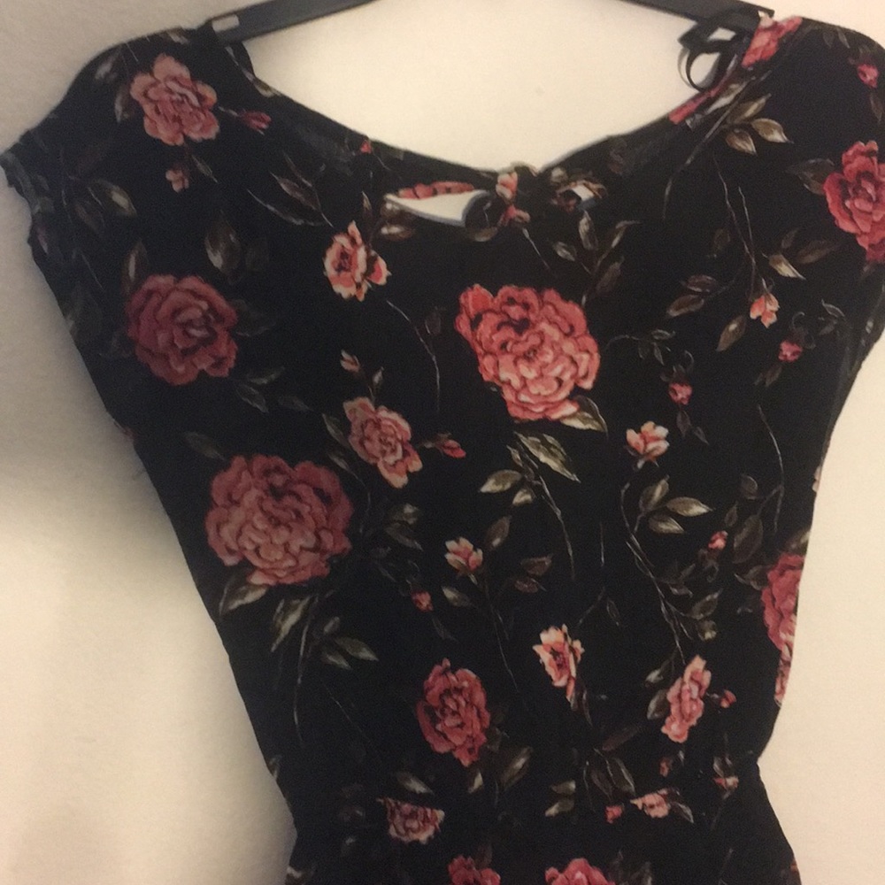 Romper - Picture 2 of 4